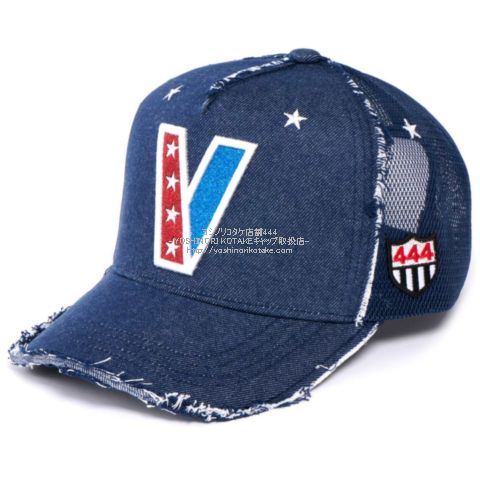 ヨシノリコタケ 帽子 ブルーデニム「V」エンブレム レッド×ブルーのラメ＆3D刺繍-2023SS